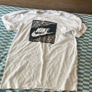 Nike shirt(changes color in heat)